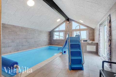 Der schicke Pool im Luxusferienhaus Nr. 551 für 24 Personen