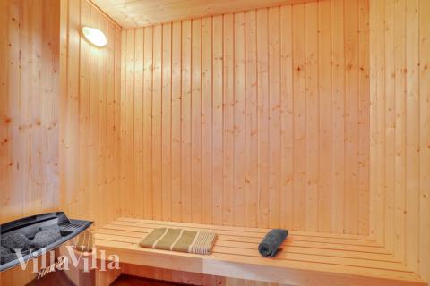 Genießen Sie die heiße Sauna im Luxusferienhaus Nr. 551 für 24 Personen