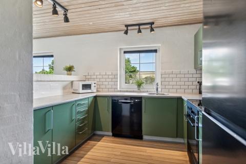 Die Küche in dem Luxusferienhaus Nr. 572 ist so gut ausgestattet, dass man problemlos Mahlzeiten für 12 Personen zubereiten kann.