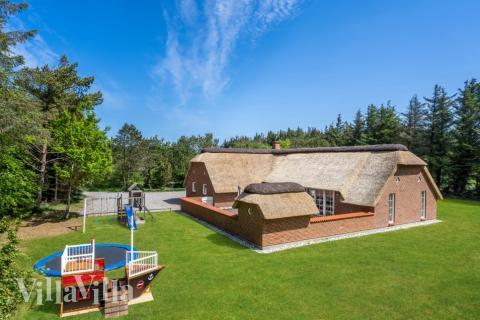 Neben den vielen schönen Stunden, die man im Poolbereich des Hauses verbringen kann, bietet das Luxusferienhaus 574 auch zahlreiche Freizeitangebote im Freien