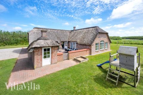 Dieses schöne Poolhaus Nr. 575 mit Platz für 14 Personen liegt in Westjütland