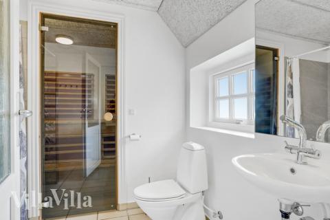 Eines der Badezimmer im Luxusferienhaus Nr. 576