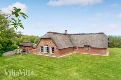 Dieses schöne Poolhaus Nr. 576 mit Platz für 14 Personen liegt in Westjütland