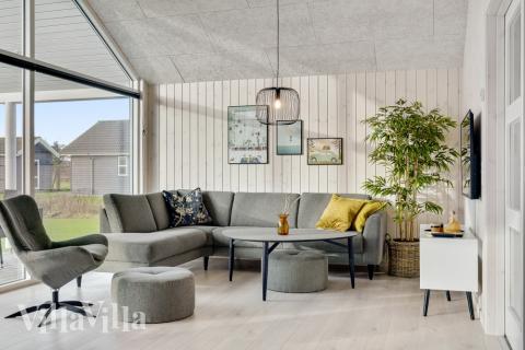 Die Couchecke im Luxusferienhaus Nr. 553 in Nordjütland.