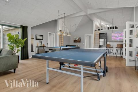 Aktivitätsraum im Luxusferienhaus Nr. 554 mit 10 Schlafzimmern und Platz für 26 Gäste.