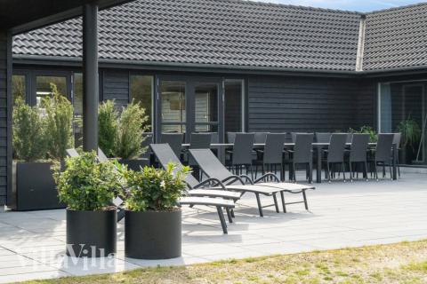 Das Luxusferienhaus Nr. 554 hat eine tolle Terrasse, die mit hochwertigen Gartenmöbeln für 26 Personen ausgestattet ist.