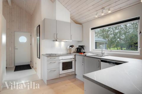 Gut ausgestattete Küche im Luxusferienhaus Nr. 578 in Lolland/Falster/Mön.