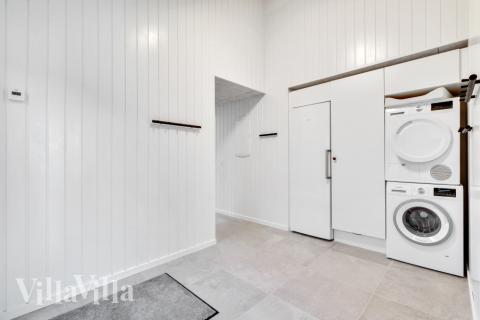 Der geräumige Eingangsbereich im Luxusferienhaus Nr. 560 in Westjütland