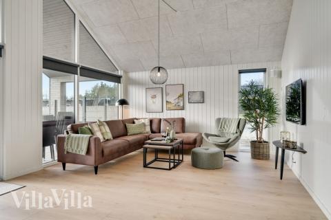 Die Couchecke im Luxusferienhaus Nr. 560 in Westjütland.