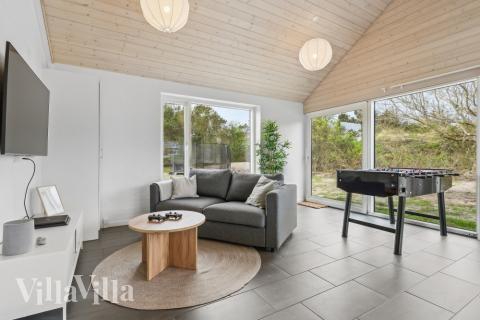 Neben den vielen schönen Stunden, die man im Poolbereich des Hauses verbringen kann, bietet das Luxusferienhaus 557 auch Spielevergnügen bei Billard/Tischtennis und Darts