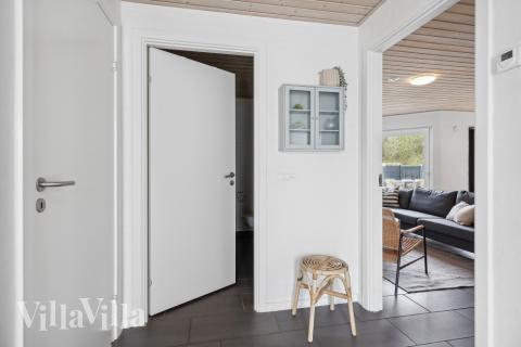Der geräumige Eingangsbereich im Luxusferienhaus Nr. 557 in Westjütland
