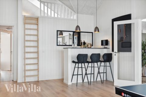 Das Luxusferienhaus 579 für 26 Personen hat einen großen Aktivitätsraum mit u. a. Billard und Darts