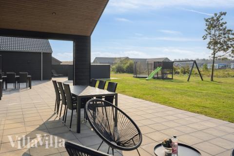 Auf der Terrasse des Ferienhauses Nr. 579 ist Platz für 26 Personen.