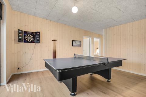 Das Luxusferienhaus 581 für 16 Personen hat einen großen Aktivitätsraum mit u. a. Billard und Darts