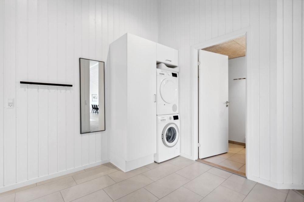 Der geräumige Eingangsbereich im Luxusferienhaus Nr. 583 in Westjütland