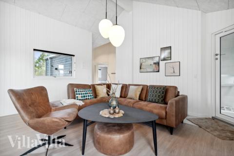 Die Couchecke im Luxusferienhaus Nr. 583 in Westjütland.