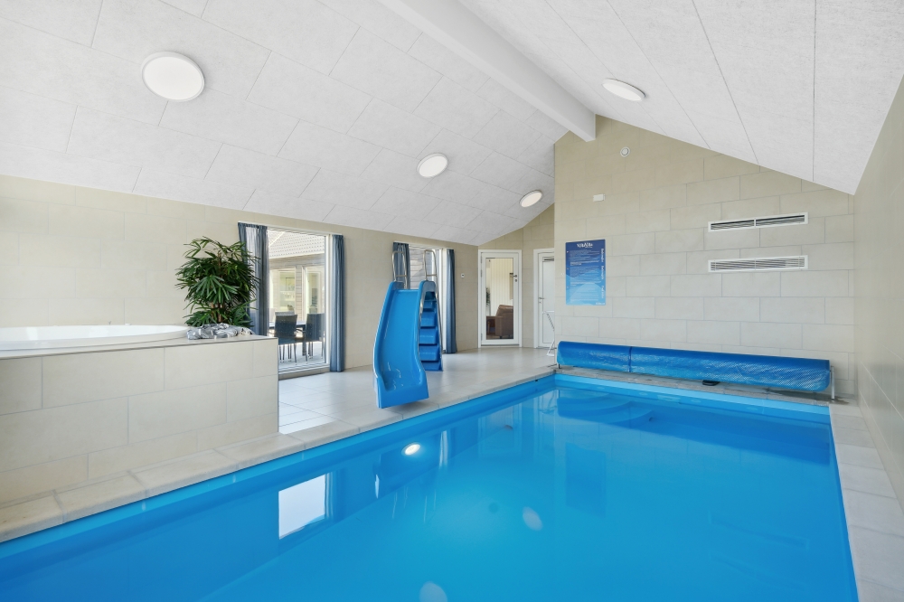 Der schicke Pool im Luxusferienhaus Nr. 583 für 24 Personen