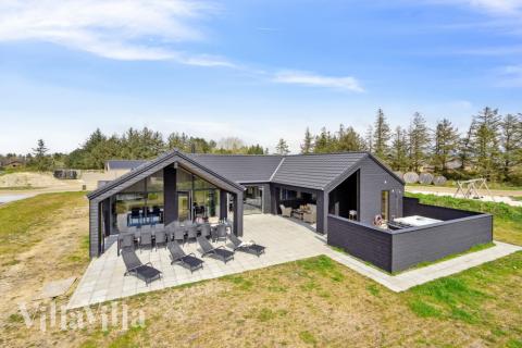 Dieses schöne Poolhaus Nr. 601 mit Platz für 18 Personen liegt in Südjütland