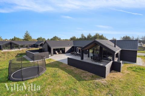 Dieses schöne Poolhaus Nr. 591 mit Platz für 20 Personen liegt in Südjütland