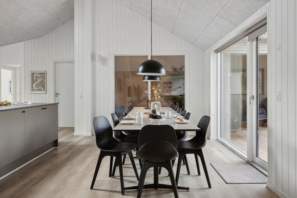 Aufenthaltsraum mit Platz für 14 im Luxusferienhaus Nr. 593.