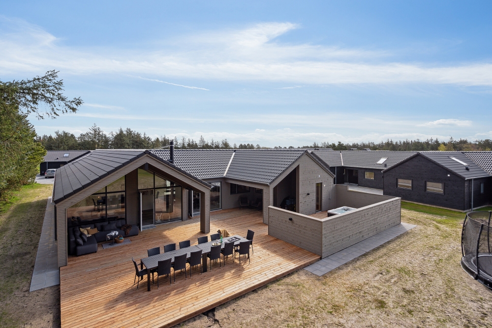 Dieses schöne Poolhaus Nr. 593 mit Platz für 14 Personen liegt in Südjütland