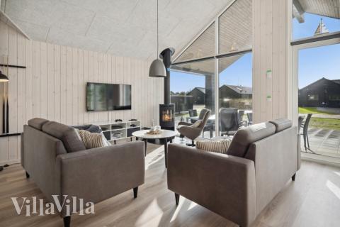 Aktivitätsraum im Luxusferienhaus Nr. 594 mit 8 Schlafzimmern und Platz für 20 Gäste.