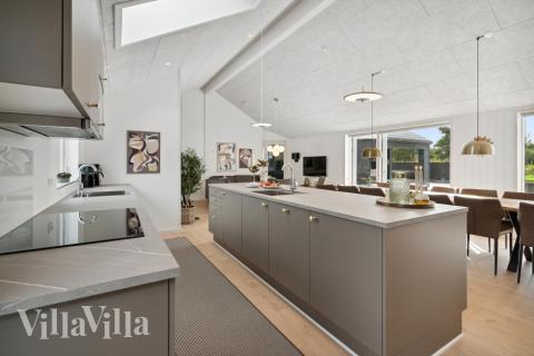 Die Küche in dem Luxusferienhaus Nr. 596 ist so gut ausgestattet, dass man problemlos Mahlzeiten für 20 Personen zubereiten kann.