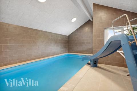 Der schicke Pool im Luxusferienhaus Nr. 596 für 20 Personen