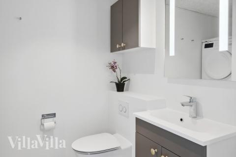 Eines der Badezimmer im Luxusferienhaus Nr. 596