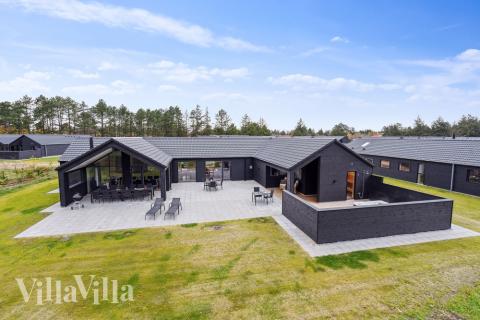 Dieses schöne Poolhaus Nr. 596 mit Platz für 20 Personen liegt in Südjütland