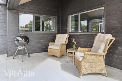 Auf der Terrasse des Ferienhauses Nr. 597 ist Platz für 18 Personen.