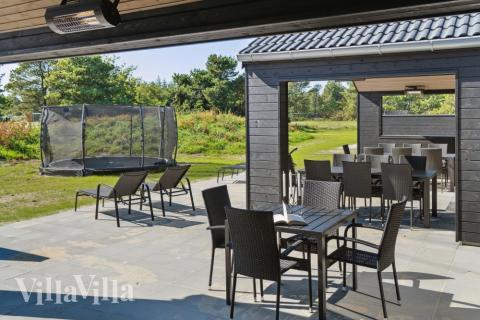 Das Luxusferienhaus Nr. 597 hat eine tolle Terrasse, die mit hochwertigen Gartenmöbeln für 18 Personen ausgestattet ist.