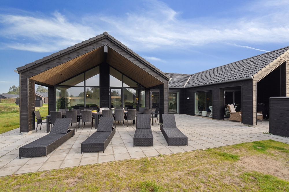 Das Luxusferienhaus Nr. 600 hat eine tolle Terrasse, die mit hochwertigen Gartenmöbeln für 18 Personen ausgestattet ist.