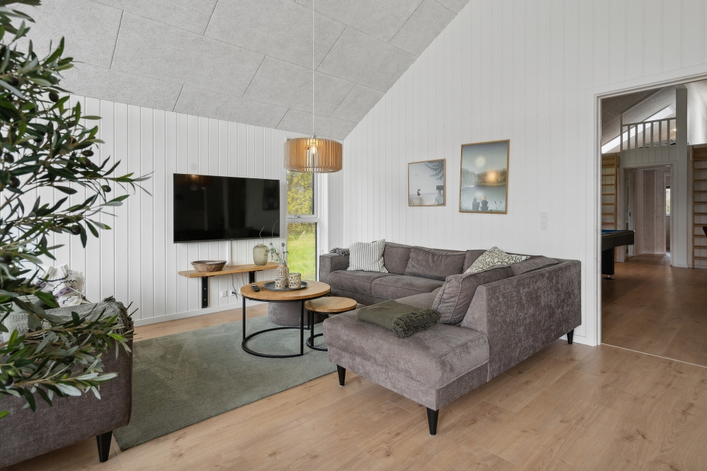 Die Couchecke im Luxusferienhaus Nr. 595 in Südjütland.