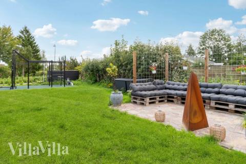 Neben den vielen schönen Stunden, die man im Poolbereich des Hauses verbringen kann, bietet das Luxusferienhaus 582 auch zahlreiche Freizeitangebote im Freien