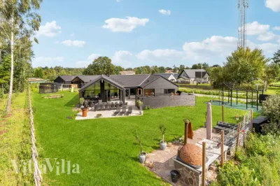 Poolferienhaus Nr. 582 mit Pool, Wasserrutsche und 40 m² Fitnessbereich zwischen Hornbæk und Gilleleje, Nordseeland – Außen-Spa und -Sauna, Dänemark