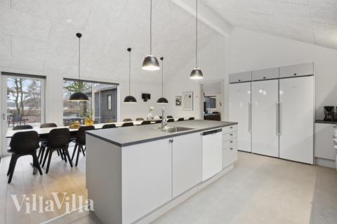 Die Küche in dem Luxusferienhaus Nr. 751 ist so gut ausgestattet, dass man problemlos Mahlzeiten für 20 Personen zubereiten kann.