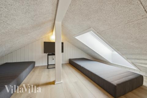 Einige der 12 Schlafgelegenheiten befinden sich im Luxusferienhaus Nr. 753 auf dem ausgebauten Dachboden