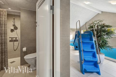 Der schicke Pool im Luxusferienhaus Nr. 754 für 12 Personen