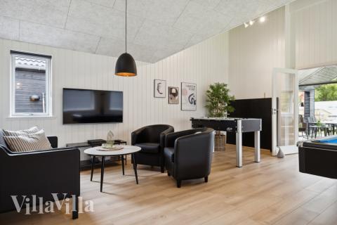 Aktivitätsraum im Luxusferienhaus Nr. 755 mit 6 Schlafzimmern und Platz für 16 Gäste.