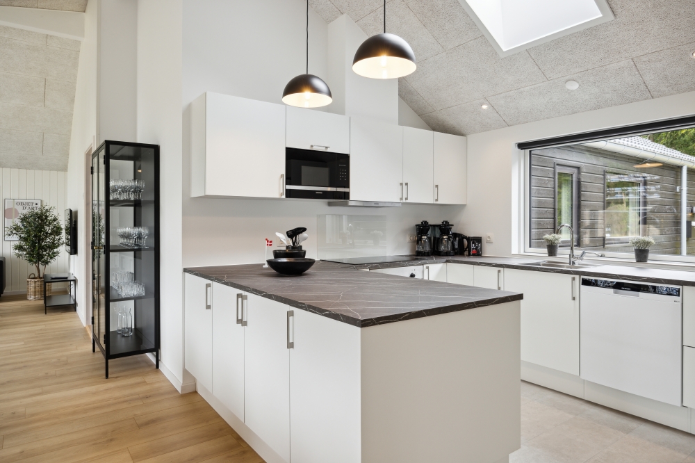 Die Küche in dem Luxusferienhaus Nr. 756 ist so gut ausgestattet, dass man problemlos Mahlzeiten für 16 Personen zubereiten kann.