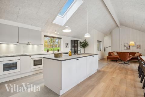 Die Küche in dem Luxusferienhaus Nr. 758 ist so gut ausgestattet, dass man problemlos Mahlzeiten für 22 Personen zubereiten kann.