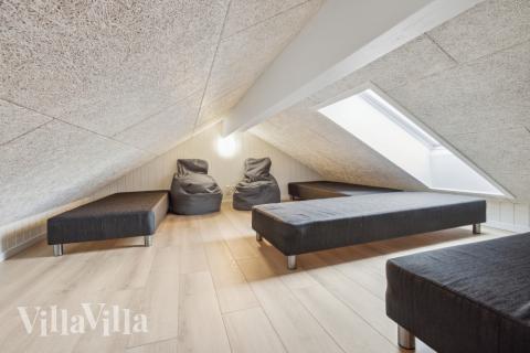 Einige der 22 Schlafgelegenheiten befinden sich im Luxusferienhaus Nr. 758 auf dem ausgebauten Dachboden