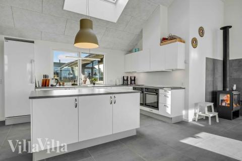 Die Küche in dem Luxusferienhaus Nr. 548 ist so gut ausgestattet, dass man problemlos Mahlzeiten für 20 Personen zubereiten kann.