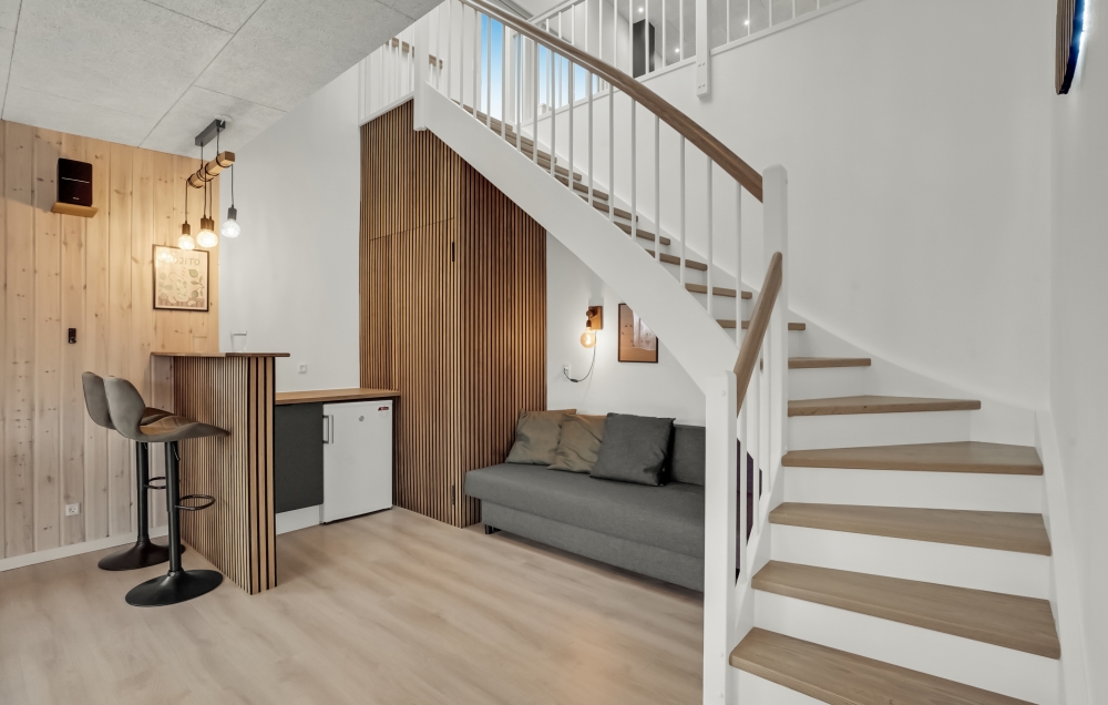 Aktivitätsraum im Luxusferienhaus Nr. 603 mit 4 Schlafzimmern und Platz für 12 Gäste.