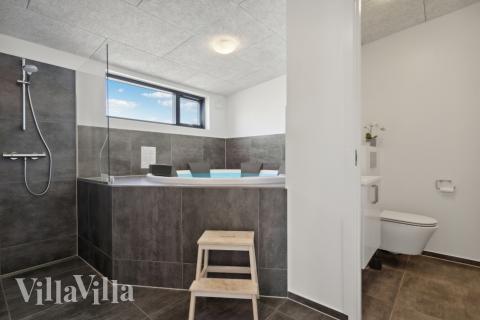 Das Luxusferienhaus Nr. 604 bietet u. a. einen tollen Whirlpool