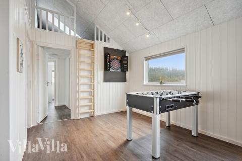 Aktivitätsraum im Luxusferienhaus Nr. 609 mit 7 Schlafzimmern und Platz für 18 Gäste.