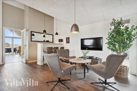 Neben den vielen schönen Stunden, die man im Poolbereich des Hauses verbringen kann, bietet das Luxusferienhaus 609 auch Spielevergnügen bei Billard/Tischtennis und Darts