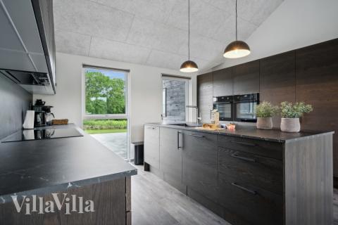 Die Küche in dem Luxusferienhaus Nr. 611 ist so gut ausgestattet, dass man problemlos Mahlzeiten für 20 Personen zubereiten kann.