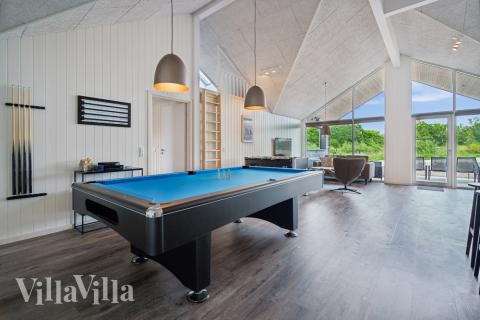 Aktivitätsraum im Luxusferienhaus Nr. 611 mit 8 Schlafzimmern und Platz für 20 Gäste.